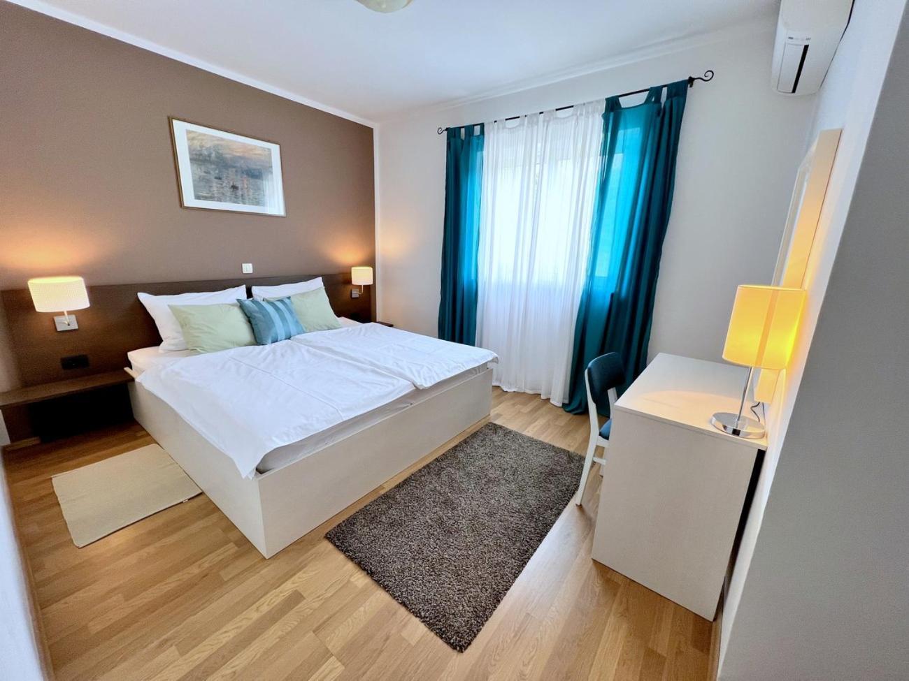 Apartments Muntidor Palit Eksteriør billede